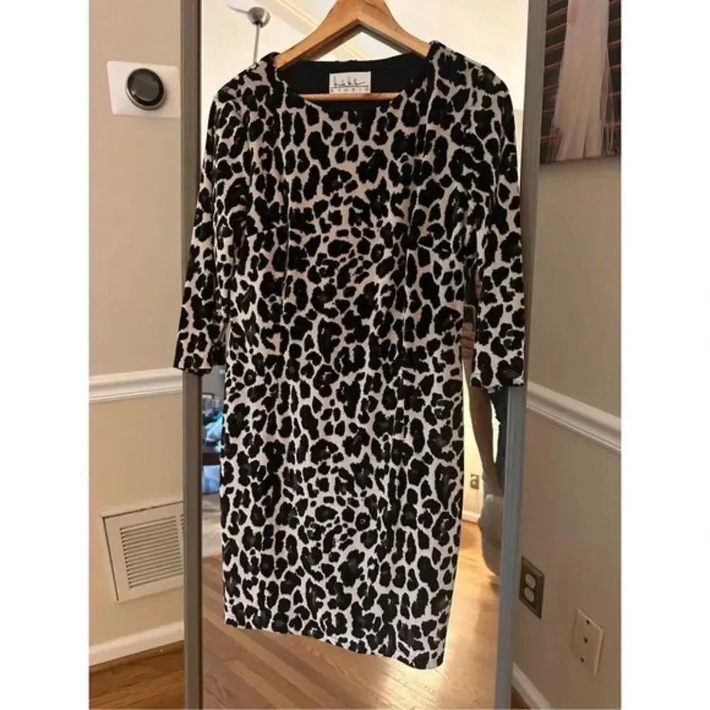 Nicole Miller Luxury Velvet Animal Print Sheath Dress - Size M - Picture 2 of 6